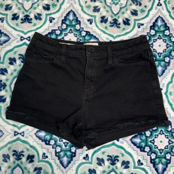 Universal Thread - Women’s Black High-Rise Midi Denim Shorts - Picture 2 of 4